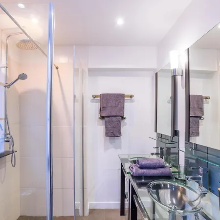 6 Personnes En Centre-ville Et Piscine