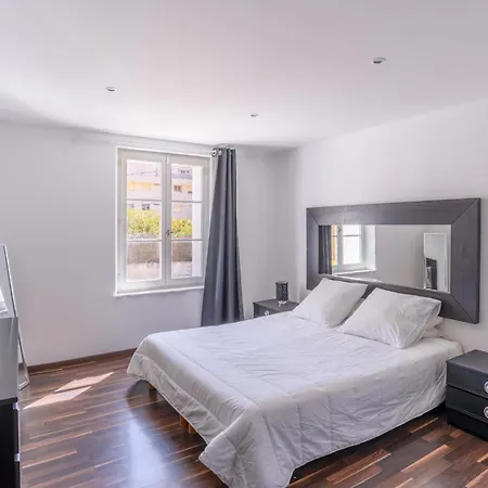 公寓 6 Personnes En Centre-ville Et Piscine *