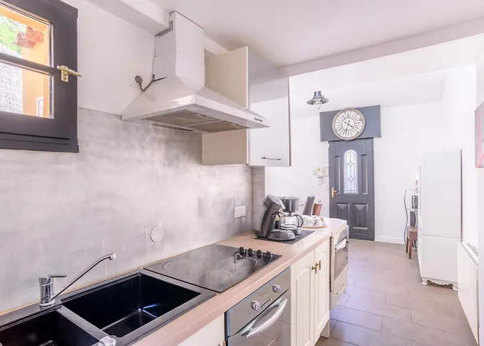 6 Personnes En Centre-ville Et Piscine * Hyères